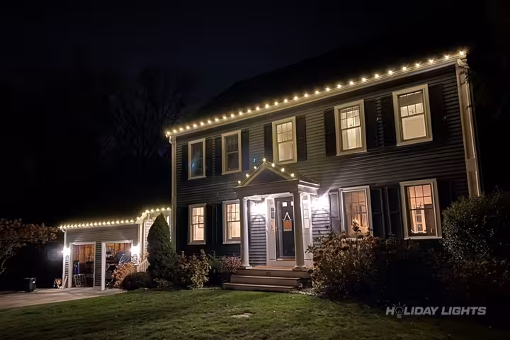 Cohasset House Decorated For Christmas - Holiday Lights FL